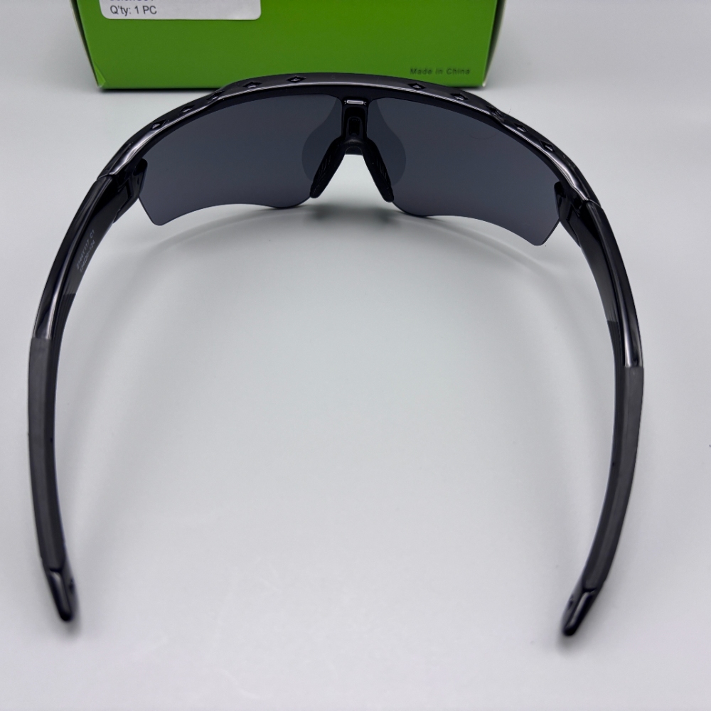 保护眼睛的运动眼镜